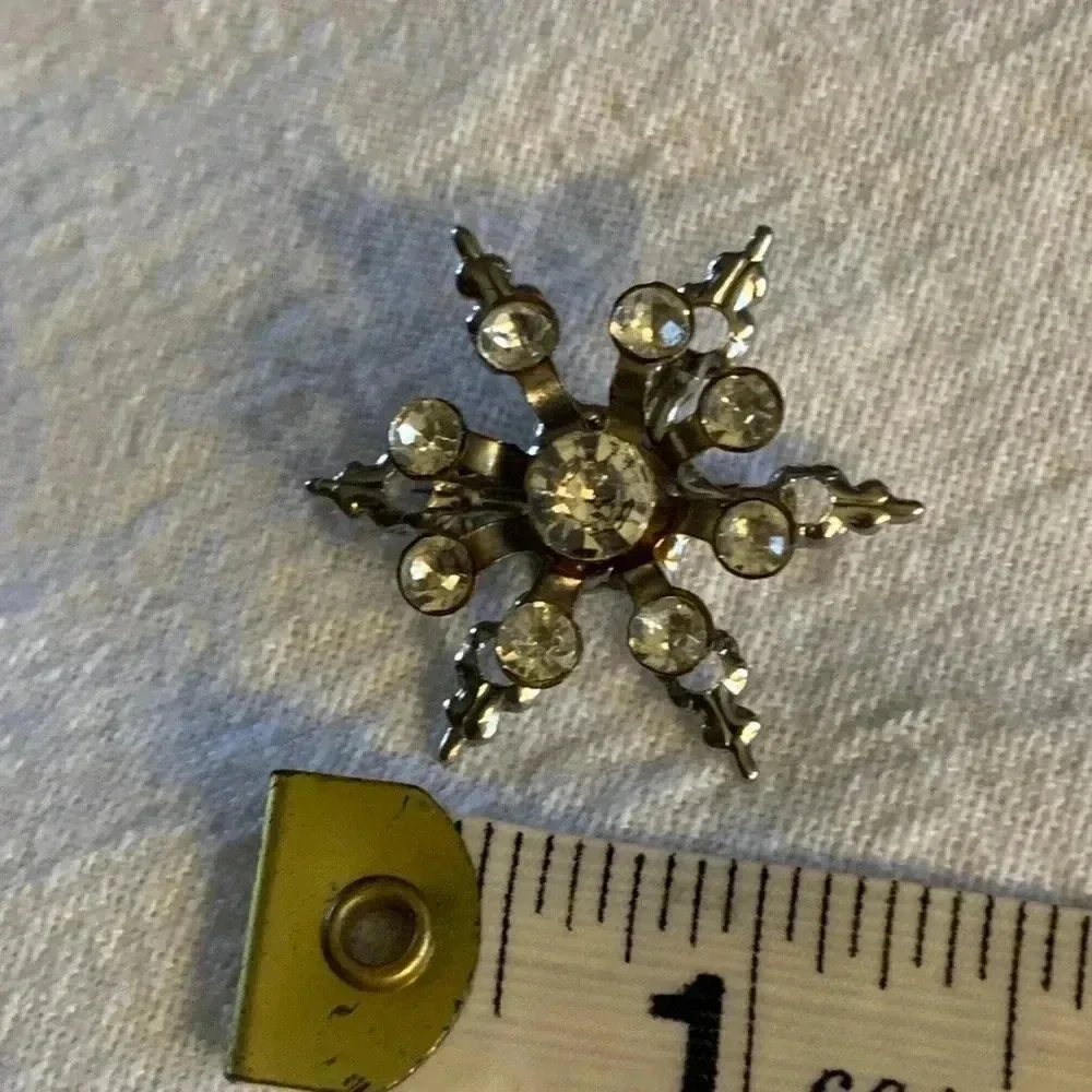 Vintage Snowflake 1945ish Mid Century Atomic Era  Rhinestone pin / Brooch